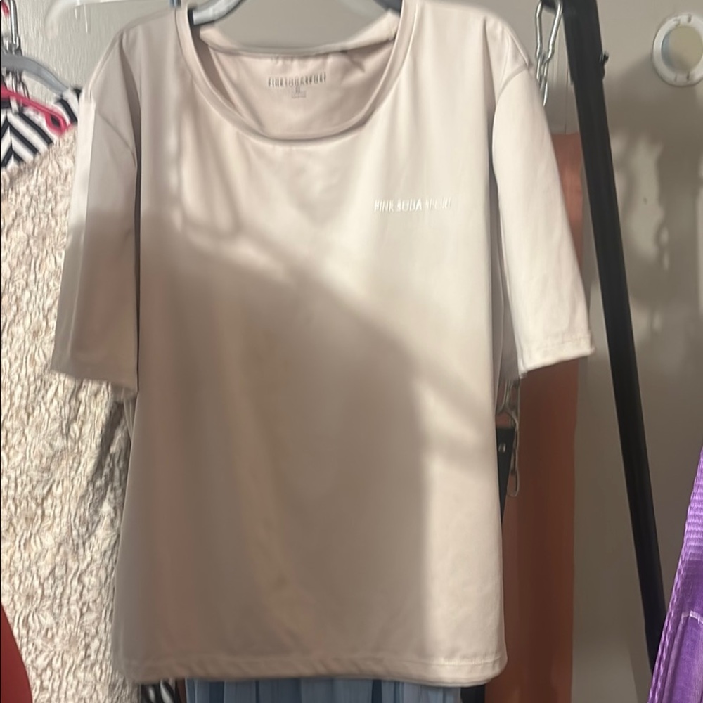 Pink soda sport Women' active  Cream Top xl